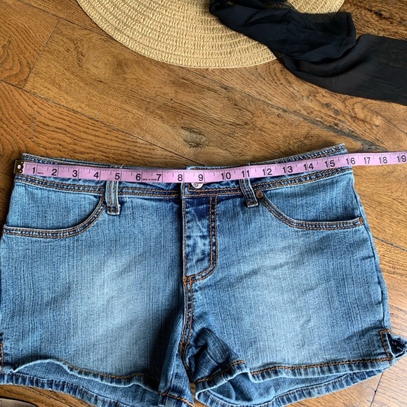 Jou Jou‎ Denim Shorts - Picture 5 of 10